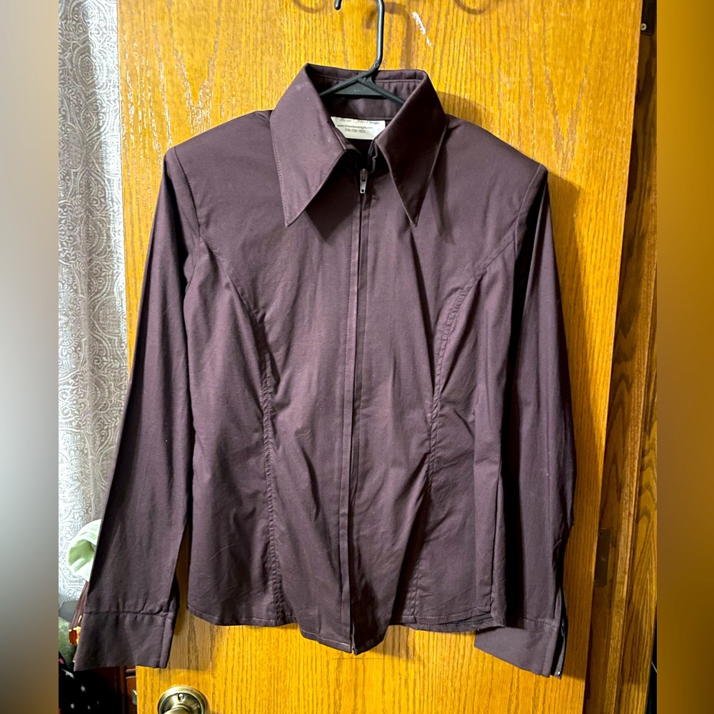 Show Diva Designs, Zip up Brown Women’s shirt. Size Small